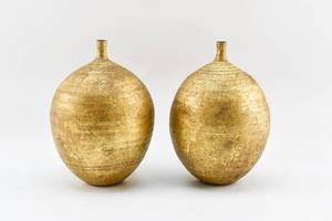 lot 85 image: Pair of Japanese Terracotta Vases with Gold Finish