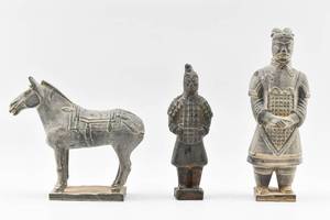 lot 86 image: Set of Three Terracotta Warrior Figures