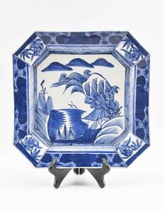 lot 89 image: Japanese Porcelain Dish in Blue and White