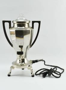 lot 415 image: Vintage Electric Percolator by Universal