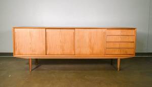 lot 4 image: Mid-Century Modern Danish Credenza by Alderstyst Mobelfabrik