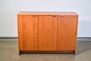 lot 141 image: Mid-Century Modern Style Credenza