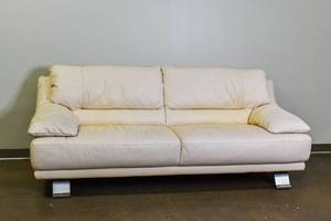 lot 142 image: Natuzzi Italsofa White Leather Couch on Rounded Metal Legs
