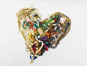 lot 268 image: Group of Miscellaneous Costume Jewelry