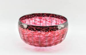 lot 434 image: Pink Art Glass Bowl by Ian Forbes