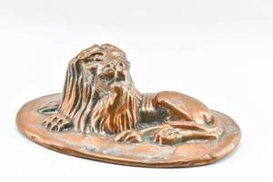 lot 300 image: Antique Copper Lion Mold