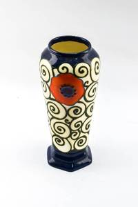 lot 332 image: Swirly Czech Vase with Art Deco Flowers