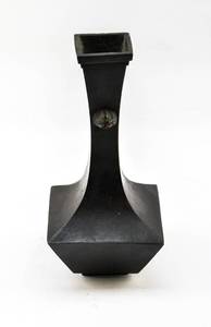 lot 364 image: Elegant Metal Vase from Japan