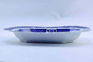 lot 187 image: Blue and White Chinoiserie Serving Platter