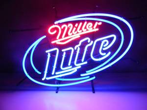 lot 1 image: VINTAGE MILLER LITE NEON LIGHT - NICE - WORKS - GREAT PIECE - APPROX 25 By 18 - SEE PICTURES