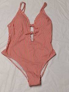 lot 32 image: 2 NEW WOMENS SWIMWEAR SIZE LARGE