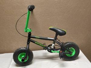 lot 43 image: 10 MINI BMX BIKE