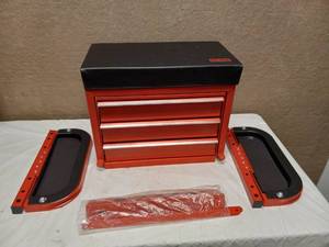 lot 60 image: ULINE ROLLING WORK SEAT WITH 3 DRAWER ROLLING TOOLBOX NEW