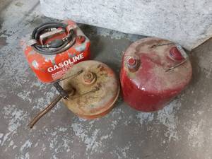 lot 11 image: Vintage Gas Cans