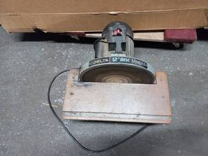 lot 55 image: Delta Disc Sander