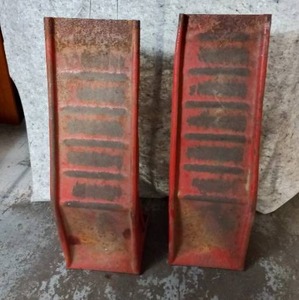 lot 15 image: Car Ramps