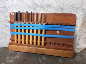 lot 17 image: Chisels