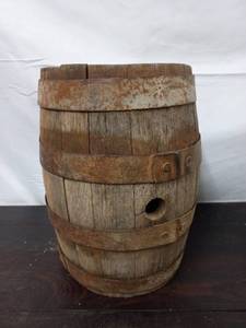 lot 34 image: Vintage Cask