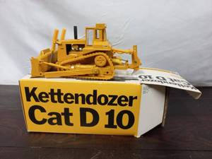 lot 35 image: Model Caterpillar Cat D 10