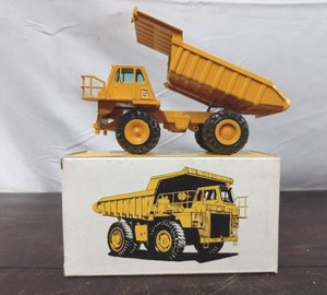 lot 36 image: Model Caterpillar Cat 769C