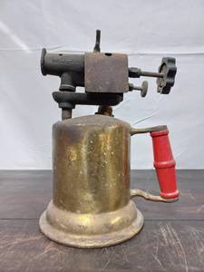 lot 82 image: Vintage Blow Torch