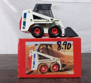 lot 94 image: Bobcat Lader Miniature