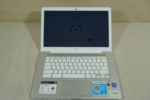 lot 55 image: HP 14 Chromebook Laptop Model 14-cal37nr -White
