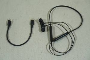 lot 68 image: Beats Flex All-Day Bluetooth Wireless Earphones