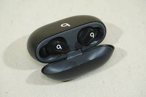 lot 86 image: Beats Studio Buds Black Earbuds