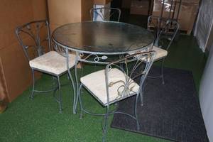 lot 155 image: Patio Table and Chairs Set