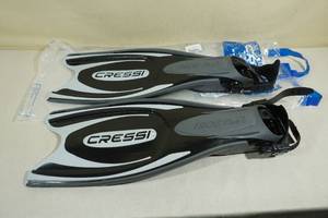 lot 183 image: Cressi Adult Frog Plus Scuba Diving Fins -LXL