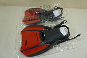 lot 191 image: US Divers Trek Fins -Size 4-7