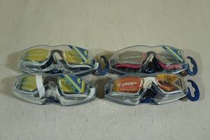 lot 207 image: 4 Michael Phelps Mirrored Lens Swim Masks