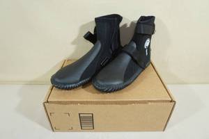 lot 210 image: BPS Water Socks -Size 6