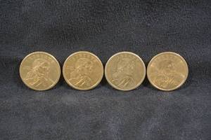 lot 226 image: 4 US Sacagawea Dollar Coins