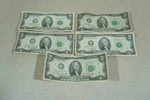 lot 230 image: 5 US $2 Bills