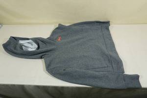 lot 277 image: Under Armor Loose Fit Sweat Shirt Size Small