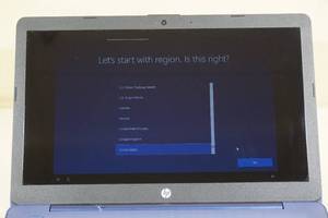 lot 19 image: HP Stream 14 Windows 10 Laptop Computer