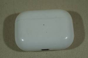 lot 23 image: Apple AirPods Pro with MagSafe Charging Case