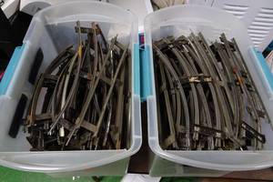 lot 267 image: Vintage HO Gauge Train Track Pieces