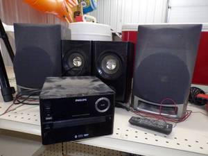 Philips Music System with Speakers