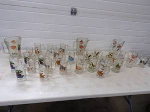 Schmitt Beer Collector Lot  3 pitchers and 31 Glasses