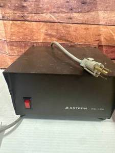Astron RS-12A Linear Power Supply
