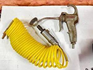 Lot of 2 Air Tools