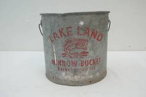 lot 15 image: minnow bucket