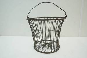 lot 16 image: wire basket