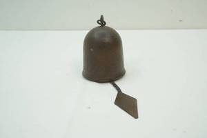 lot 17 image: cast iron bell