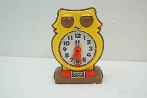 lot 30 image: Tomy Clock