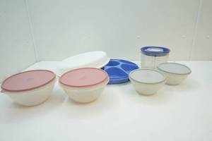lot 58 image: Tupperware