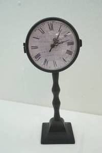 lot 90 image: pedestal clock